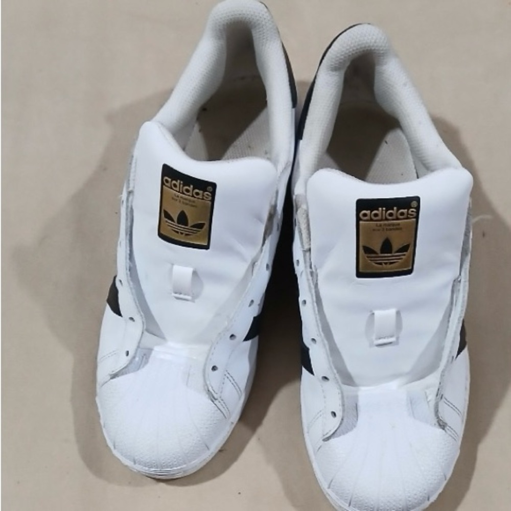 Adidas superstar size 8